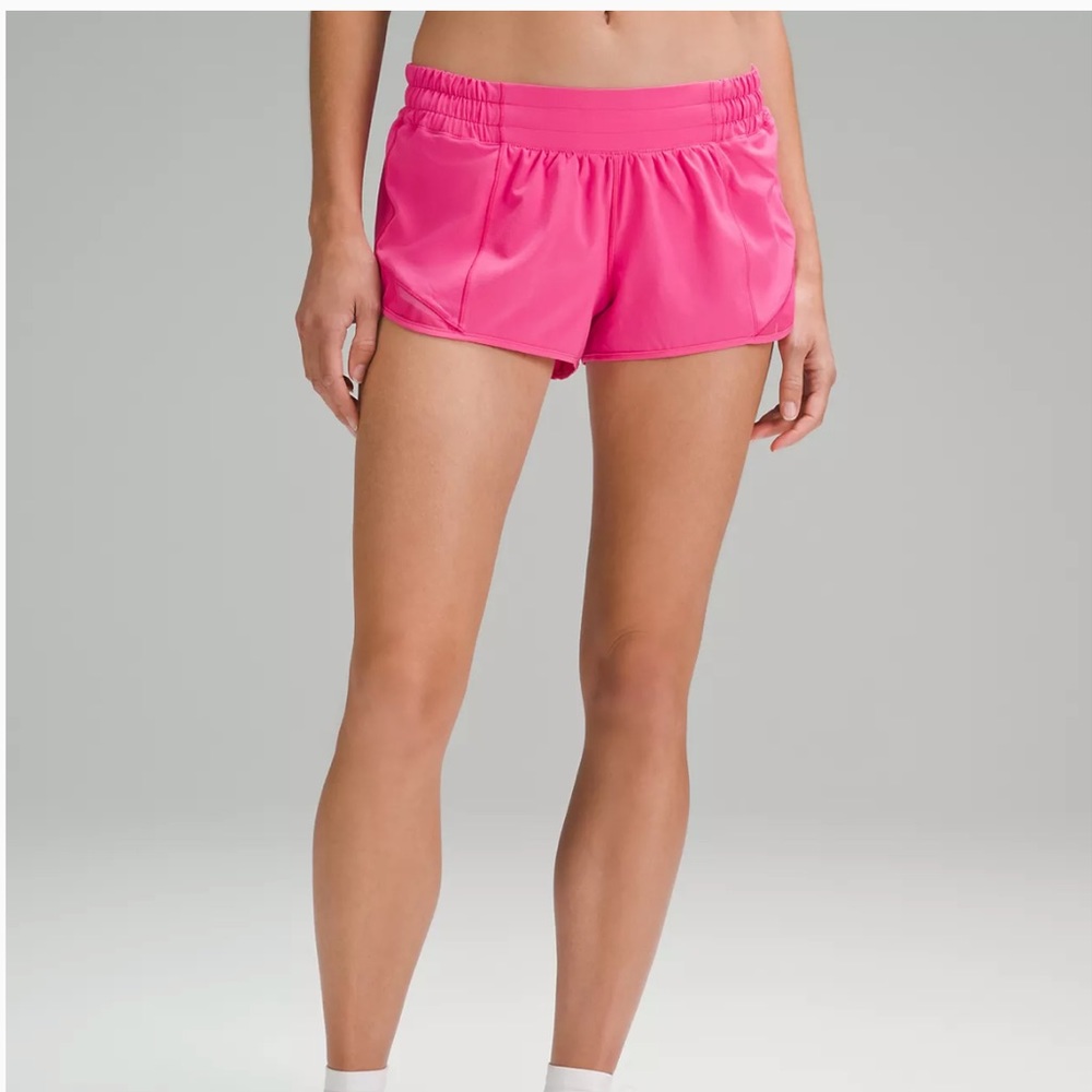Lululemon Hotty Hot Low-Rise Lined Short 2.5"